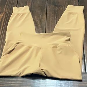Old Navy Women’s Joggers NWT